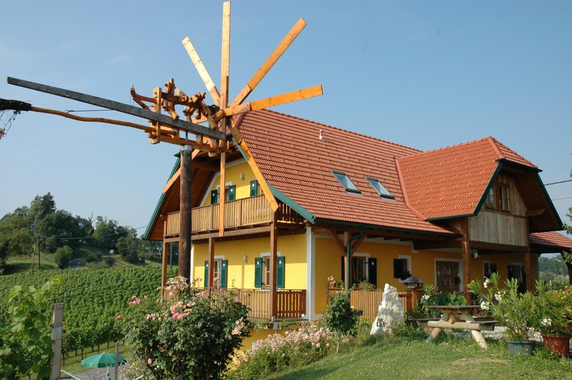 Weingut Koegl Acomodação com café da manhã Ratsch an der Weinstraße Exterior foto